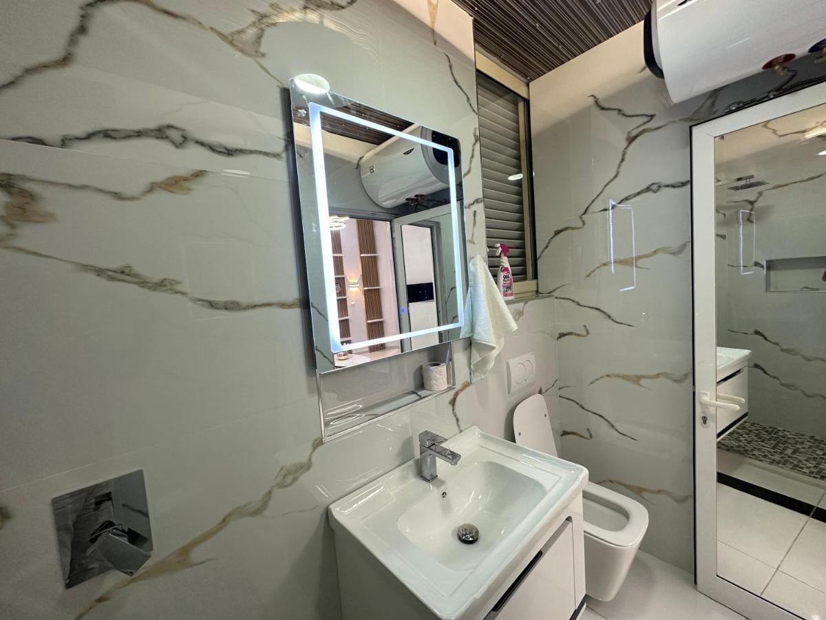 Esto'S Apartament Near Tirana Airport 1 - Self Checkin -Netflix - Free Parking Valjiosi Zewnętrze zdjęcie